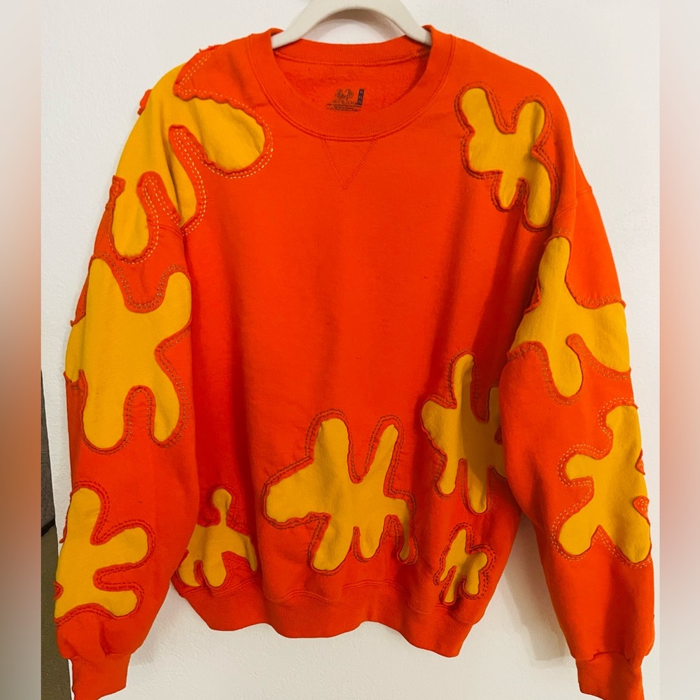 Reworked unisex sweatshirt. Size XL.